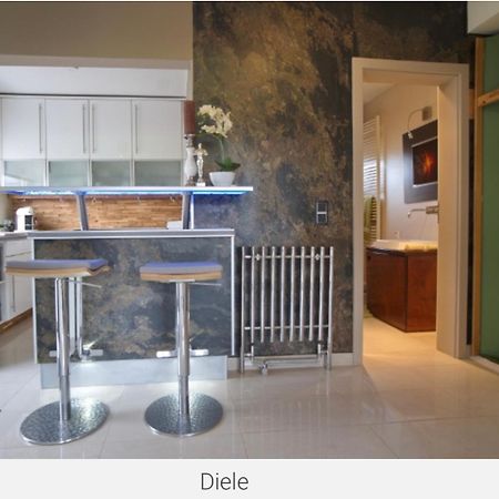 Beste Lage In Bochum Sehr Hochwertige, Individuelle Wohnung Als Hotelalternative Mit Suedterrasse, Pkw-Stellplatz, Wallbox U.V.M. Экстерьер фото